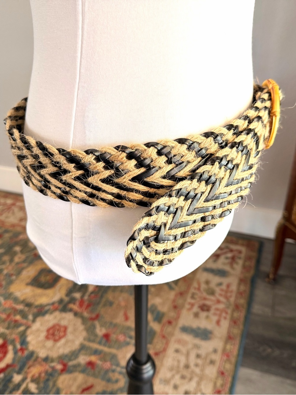 Braided Straw Waist Belt with Round Bamboo Buckle - Black & Natural - Picture 4 of 7